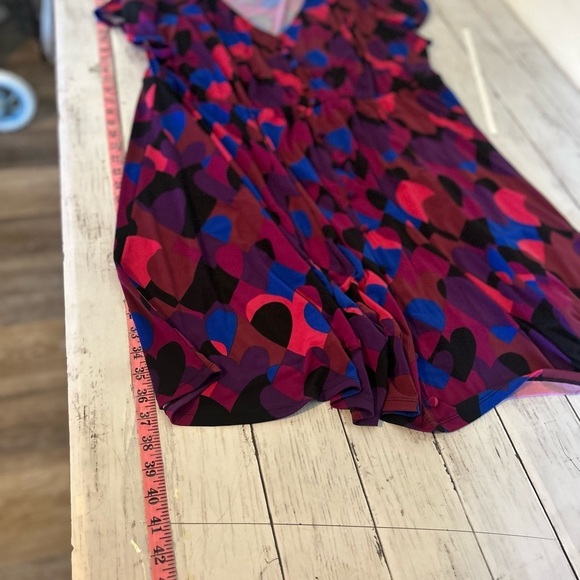 Torrid Studo Knit Flutter Sleeve Multi Heart
Mini Dress Size 4 - Picture 9 of 11